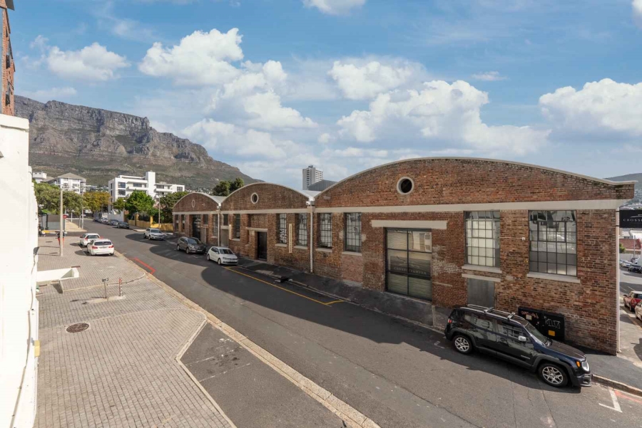 2 Bedroom Property for Sale in Gardens Western Cape